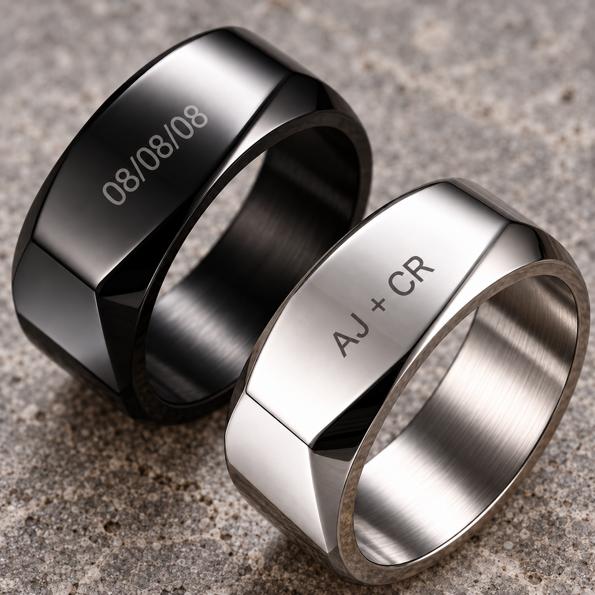 Detalle de grabados personalizados en anillos Everest