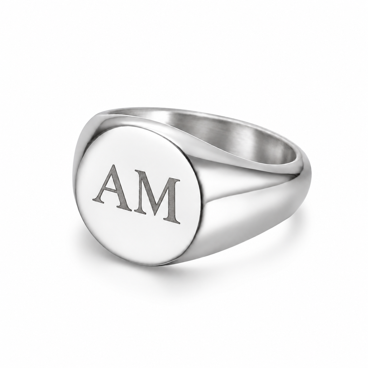 Anillo Atlas con fondo blanco de estudio