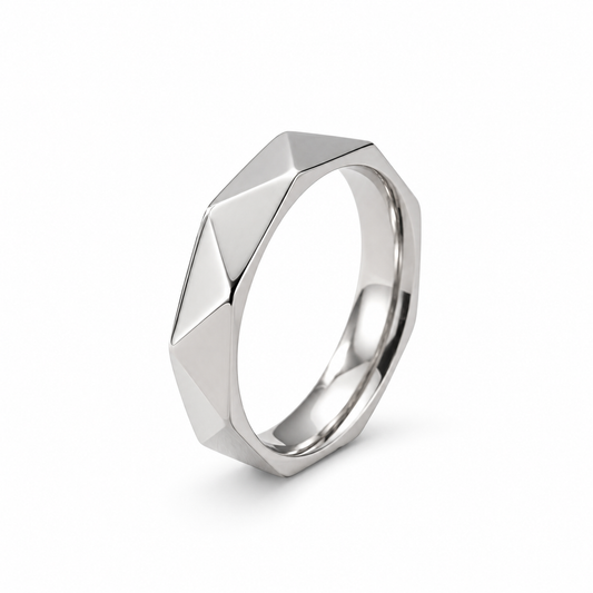 Anillo Támesis con fondo blanco de estudio